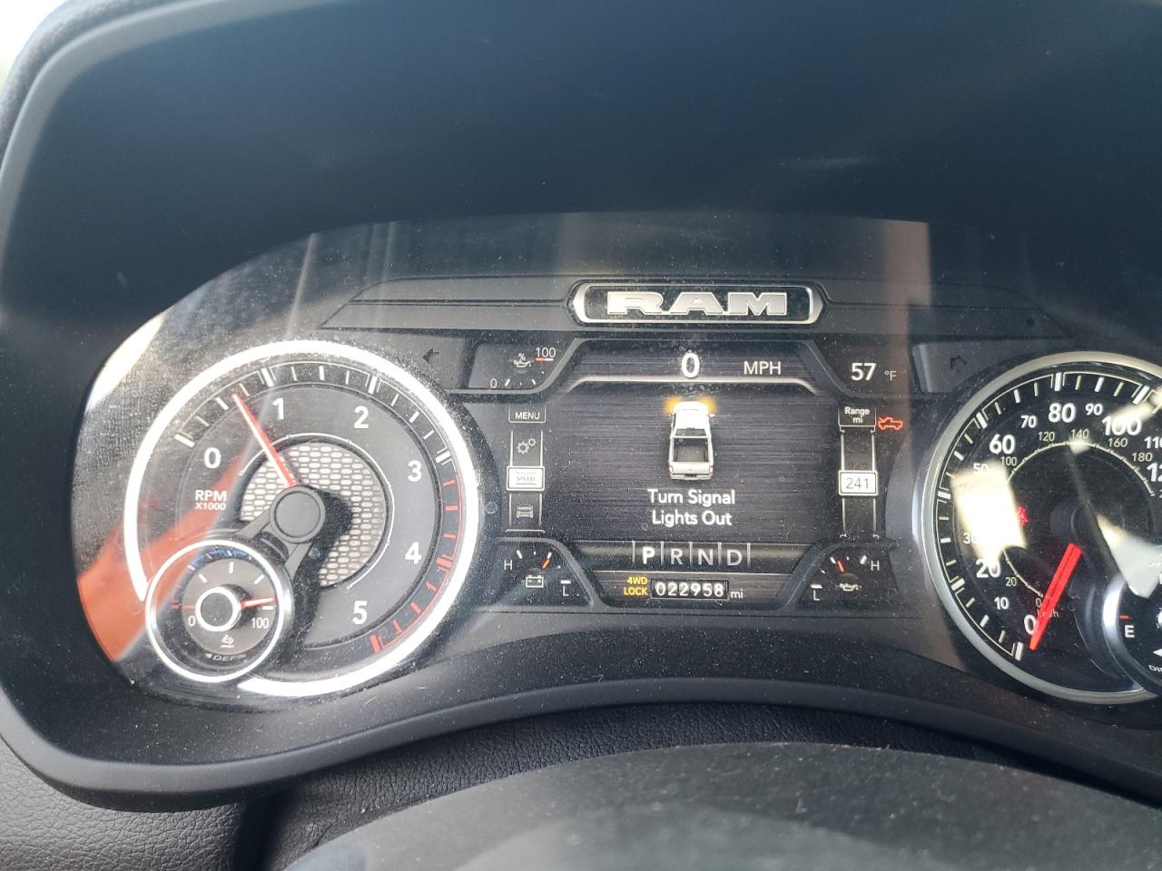 2022 RAM 3500 - Image 9