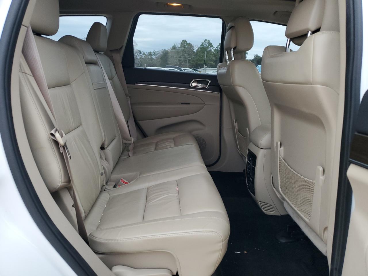 2015 Jeep Grand Cherokee - Image 11