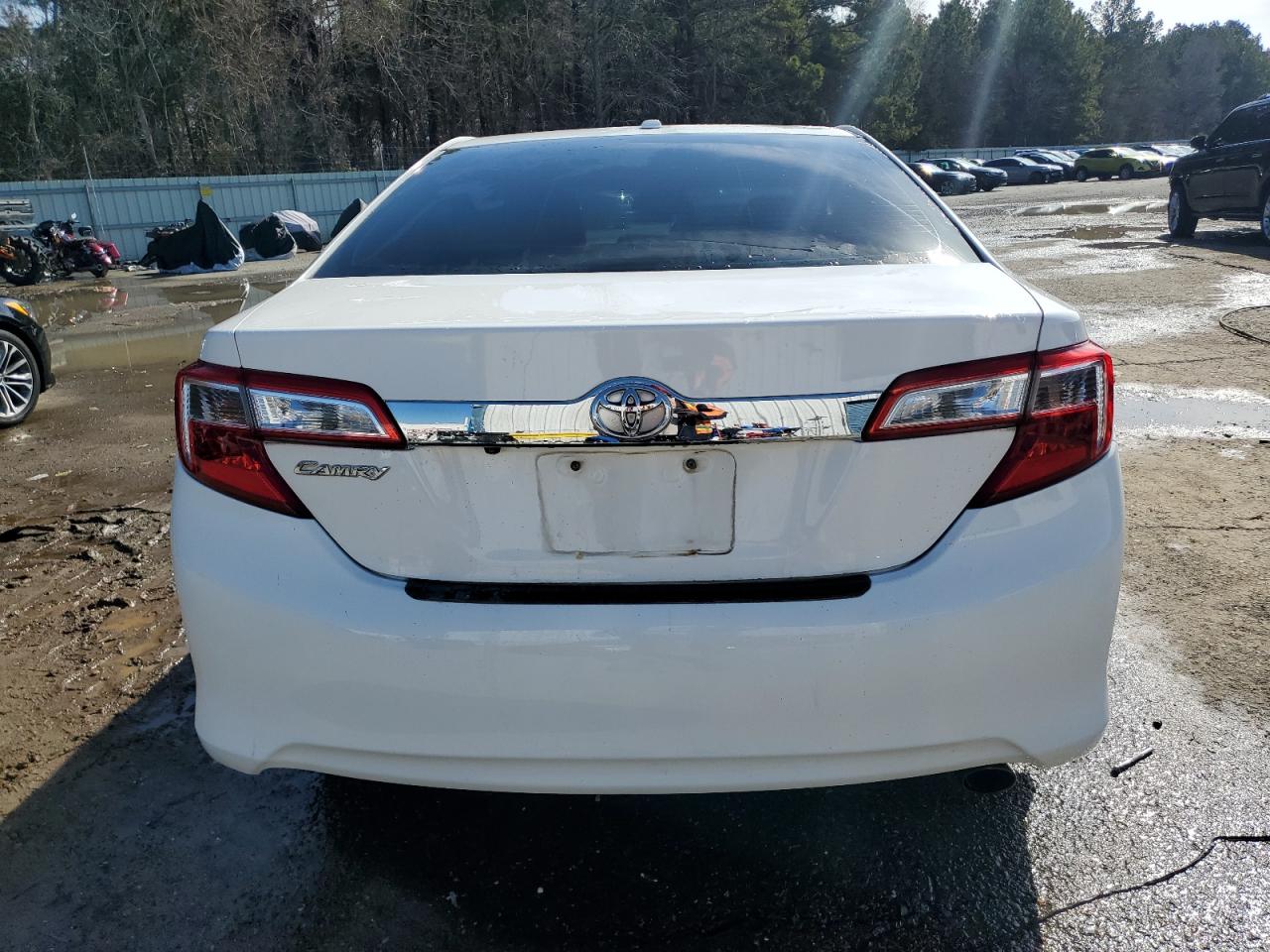 2014 Toyota Camry - Image 6