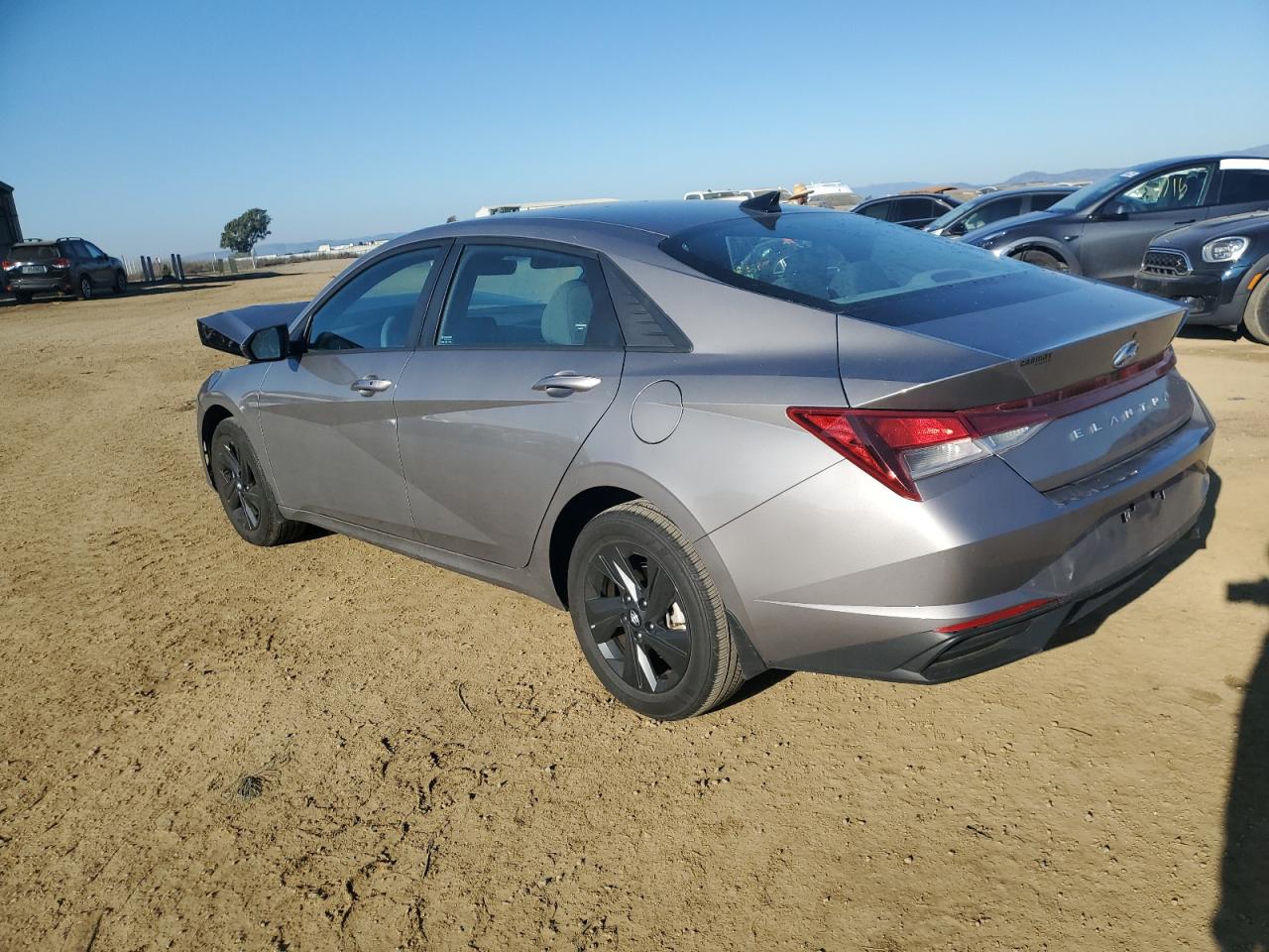 2023 Hyundai Elantra - Image 2