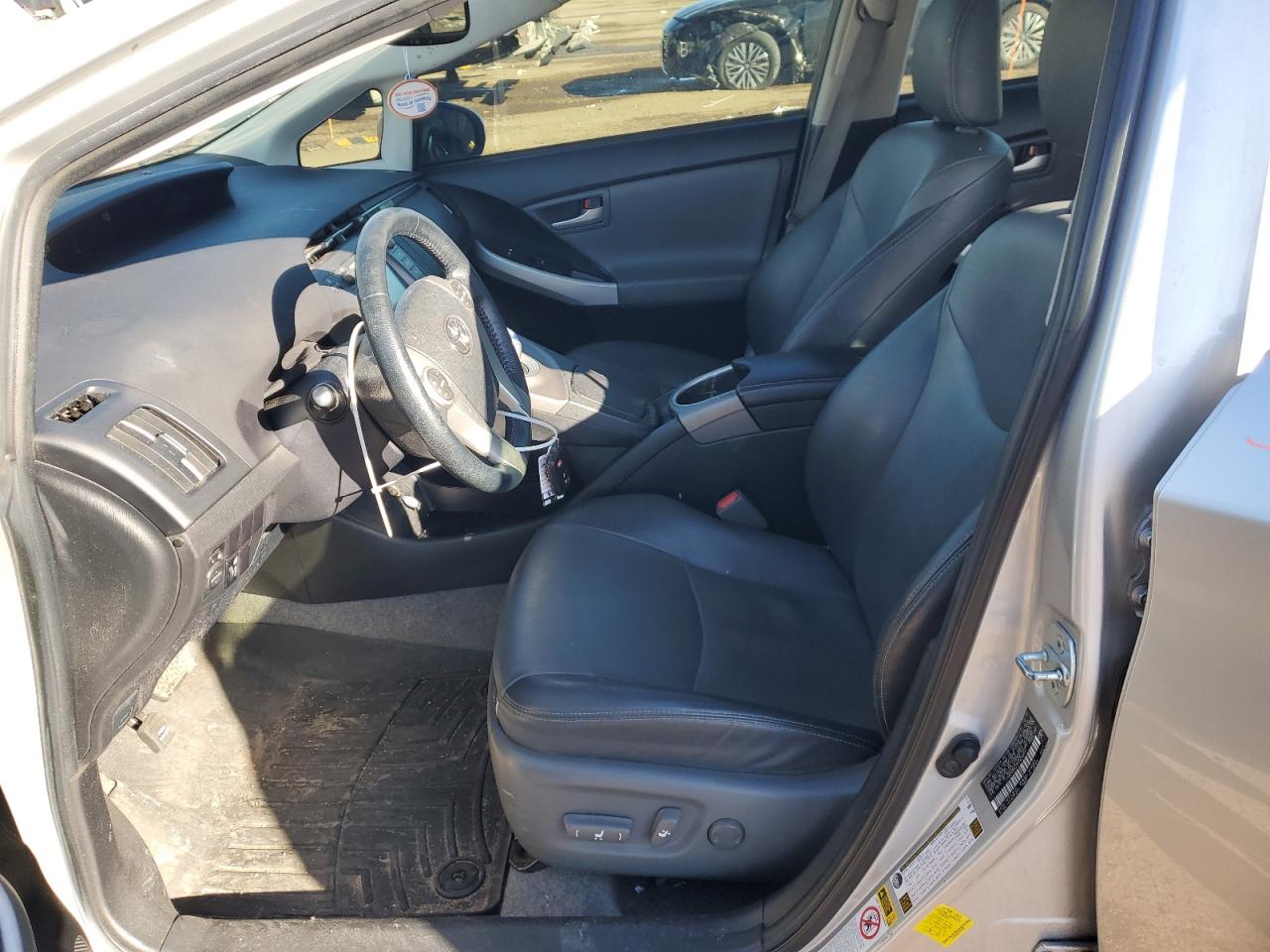 2015 Toyota Prius - Image 7