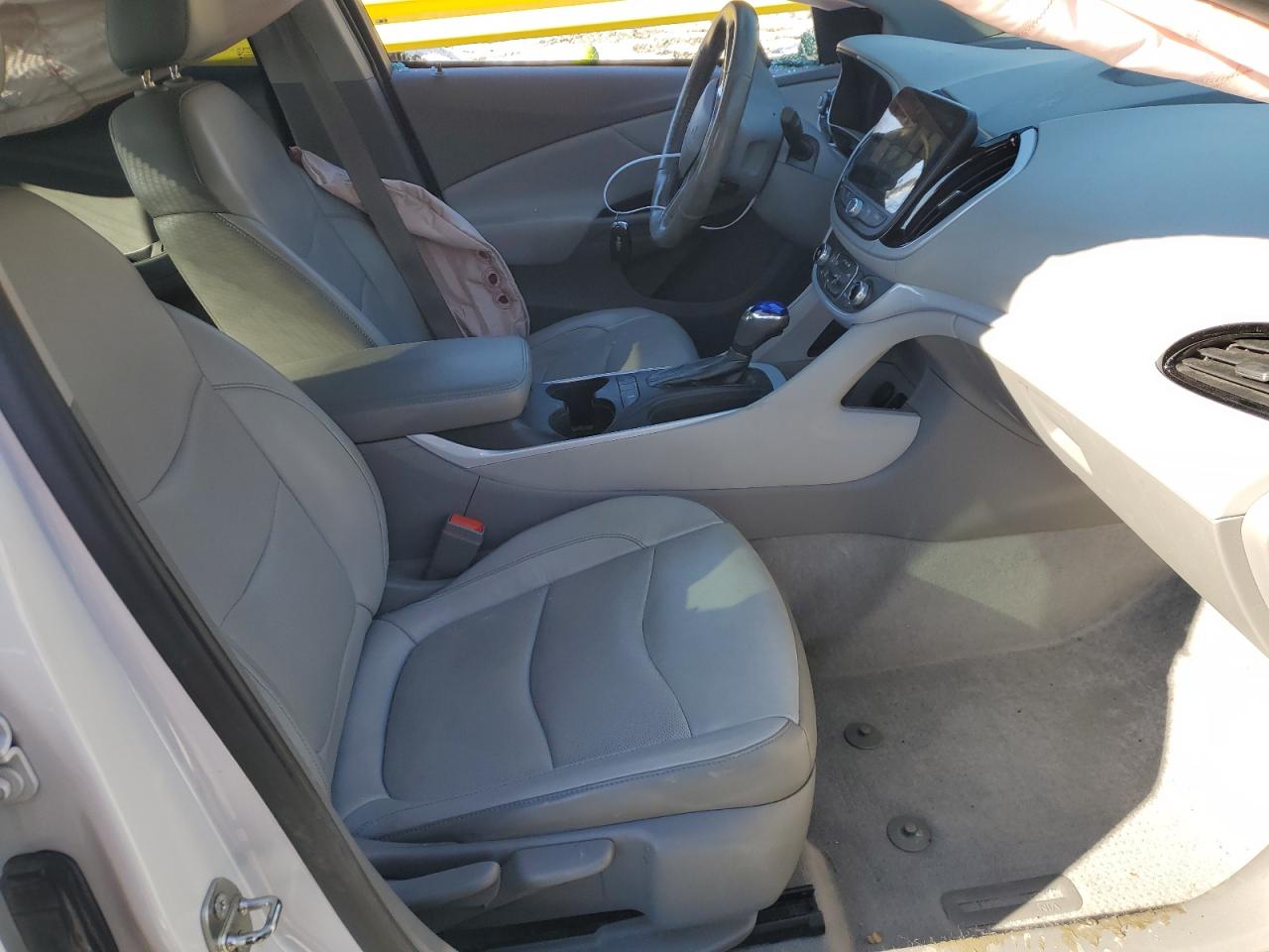 2017 Chevrolet Volt - Image 7