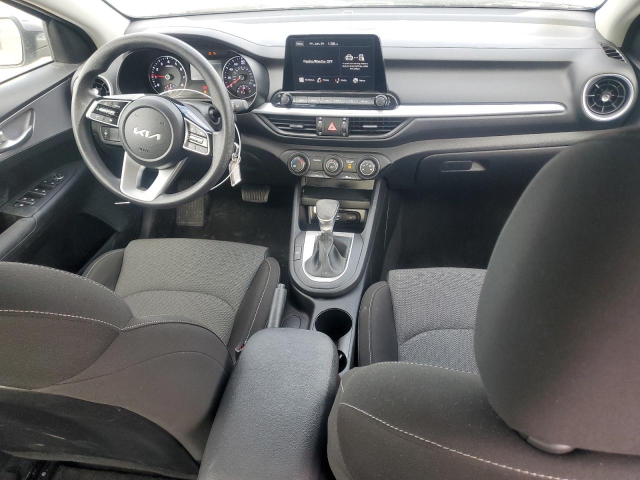 2024 Kia Forte - Image 8