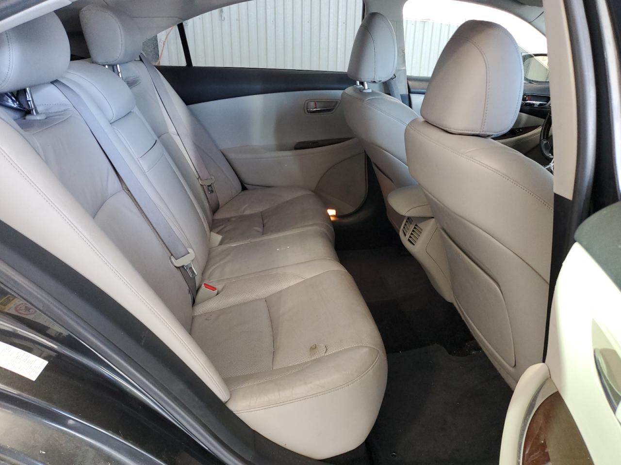2010 Lexus ES - Image 10