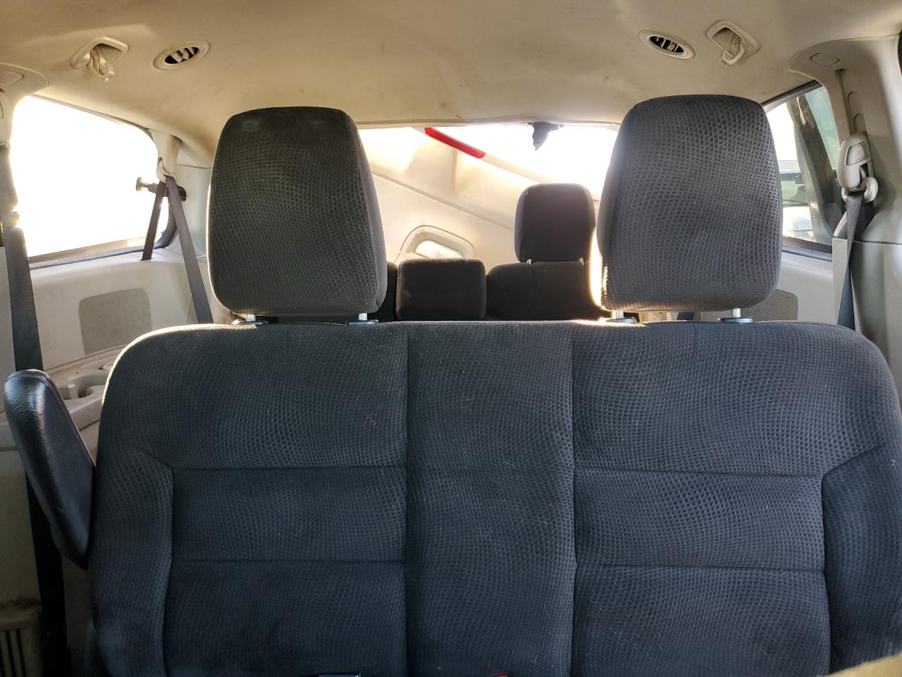 2018 Dodge Caravan - Image 10
