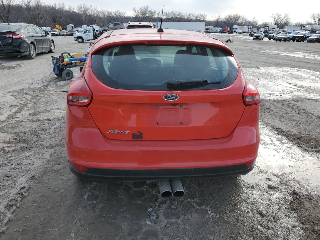 VIN 1FADP3K23FL367579 2015 FORD FOCUS no.6