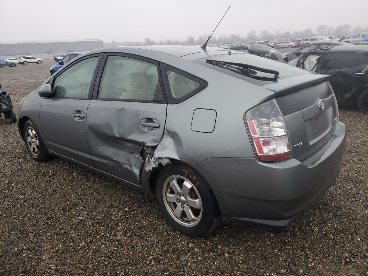 2004 Toyota Prius - Image 2