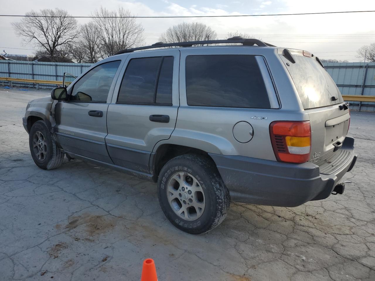 2001 Jeep Grand Cherokee - Image 2