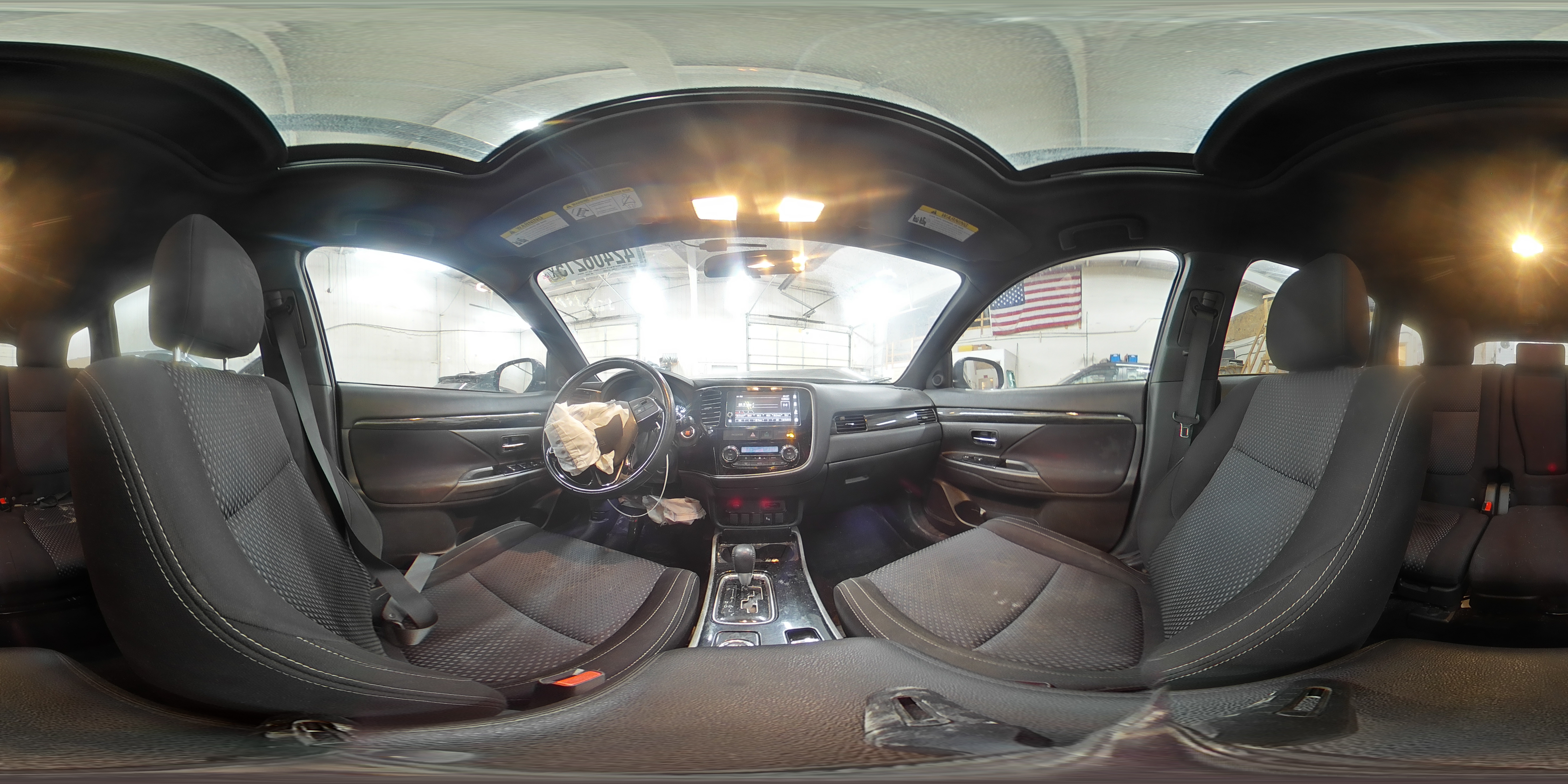 2018 Mitsubishi Outlander - Image 14