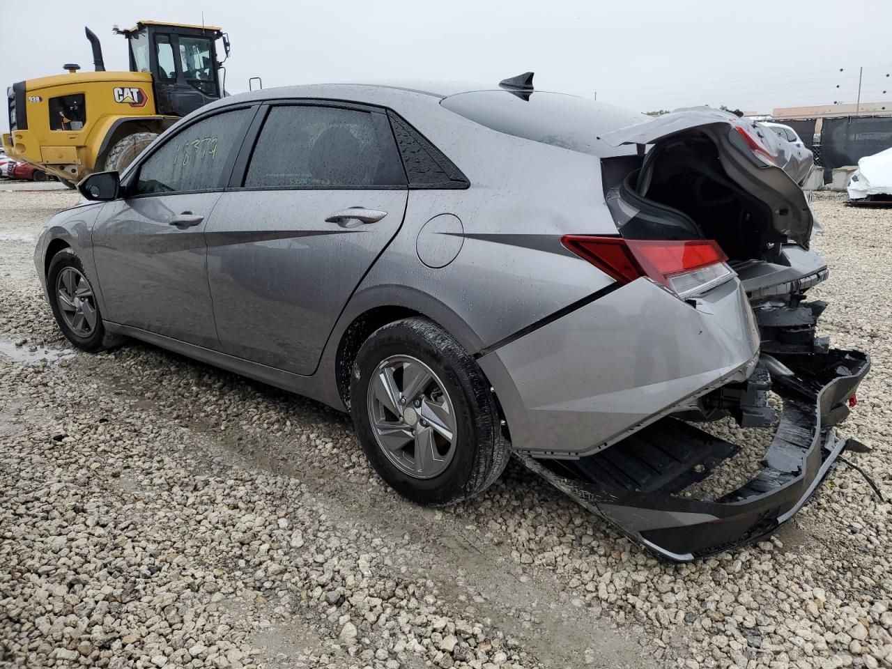 2024 Hyundai Elantra - Image 2
