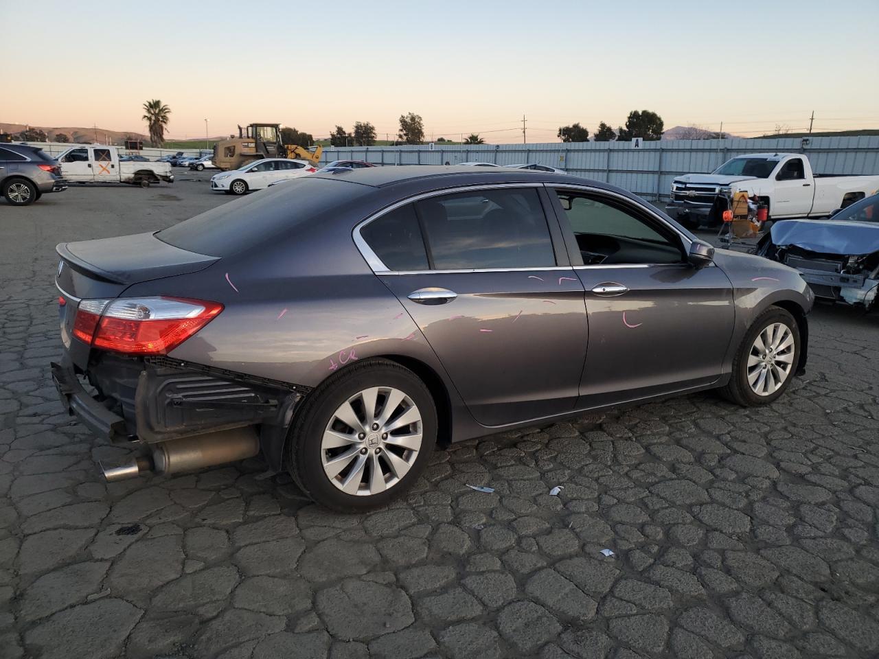 VIN 1HGCR2F82EA210369 2014 HONDA ACCORD no.3