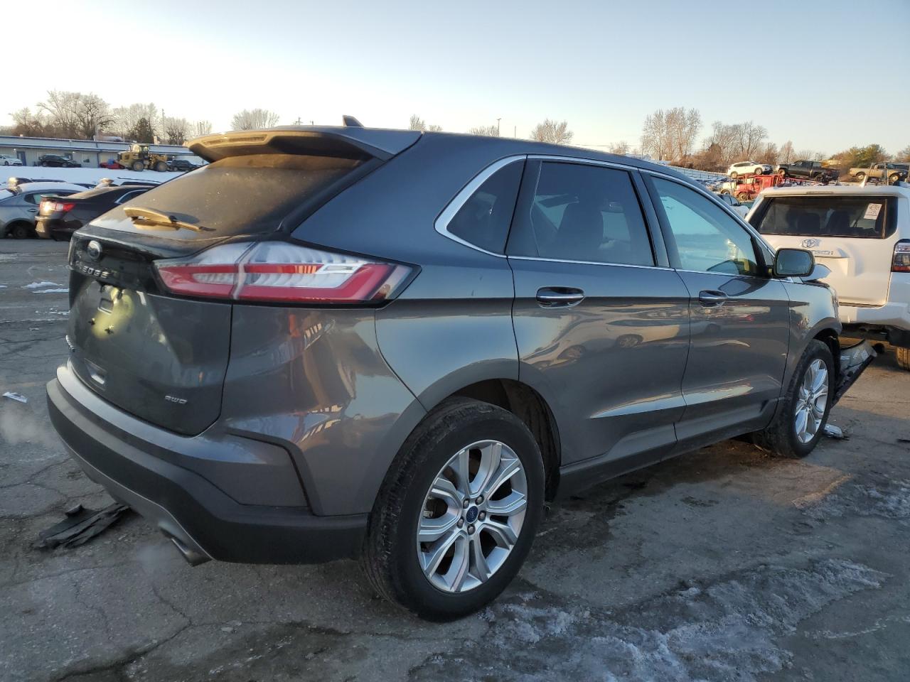 2022 Ford Edge - Image 3
