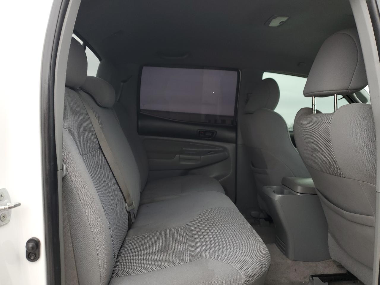 2009 Toyota Tacoma - Image 11