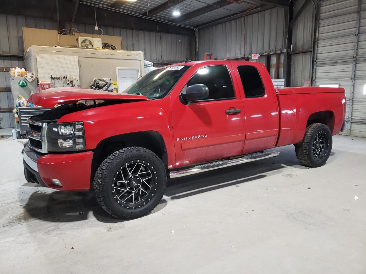 2007 Chevrolet Silverado - Image 1