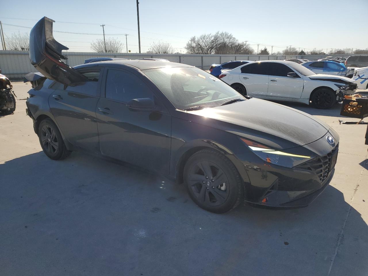 2022 Hyundai Elantra - Image 4