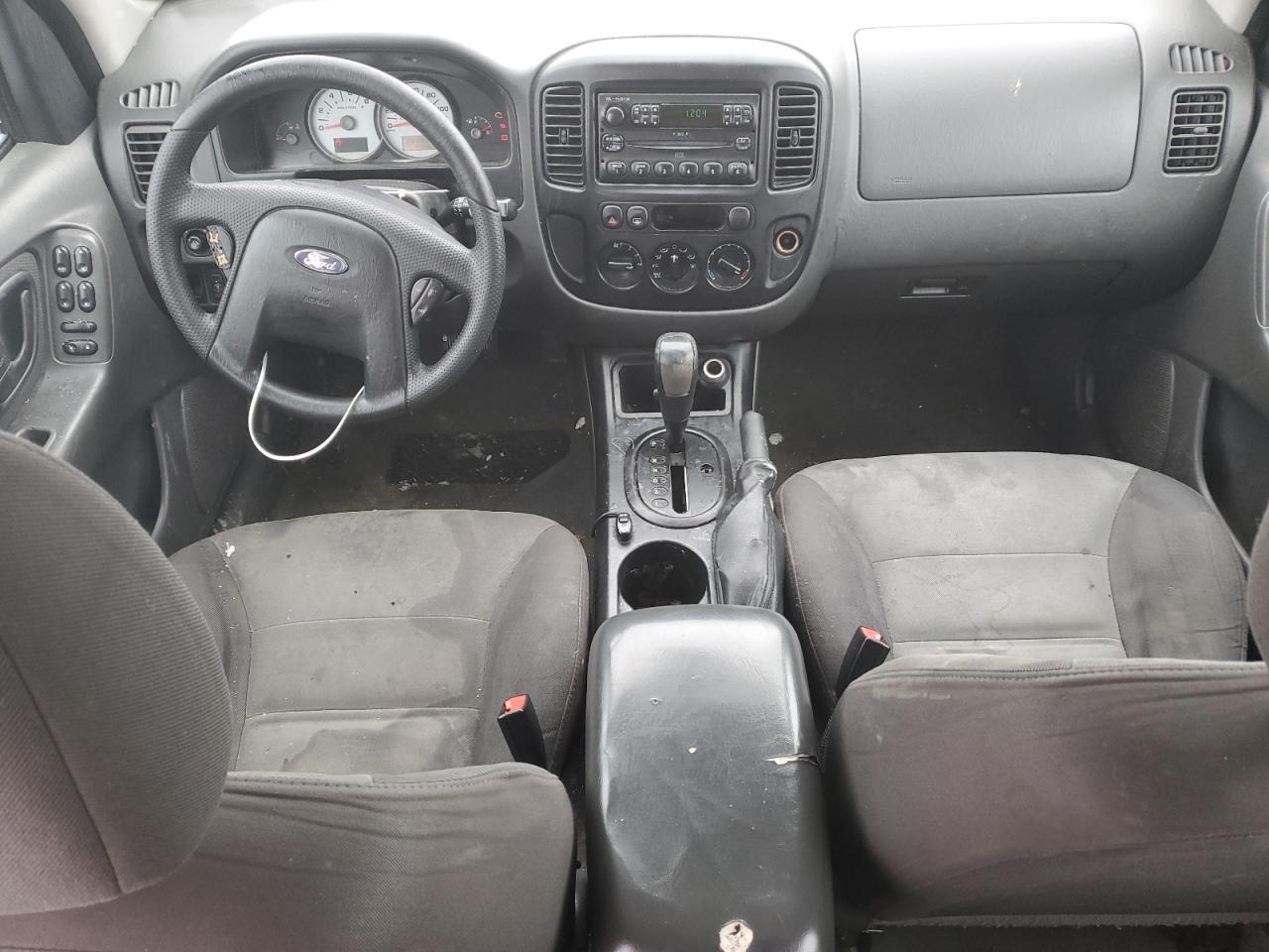 2005 Ford Escape - Image 8