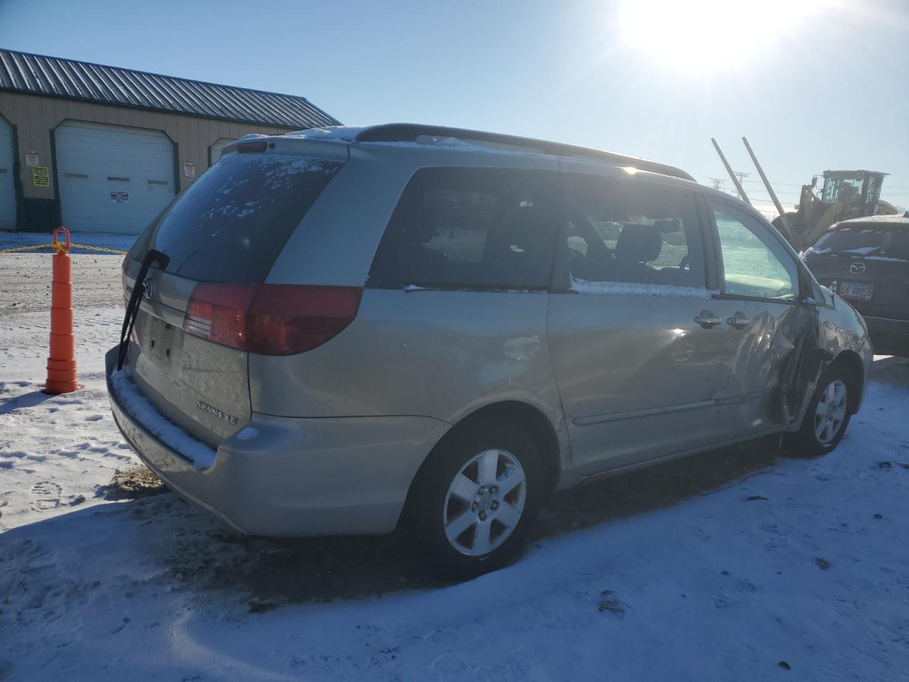 2004 Toyota Sienna - Image 3