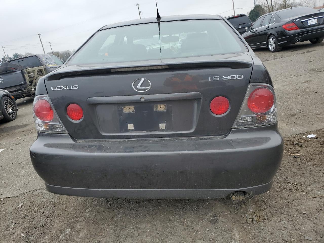 2005 Lexus IS - Image 6