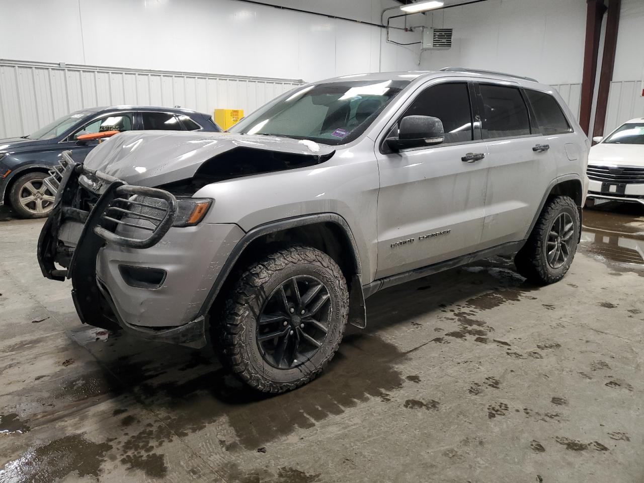 2017 Jeep Grand Cherokee - Image 1
