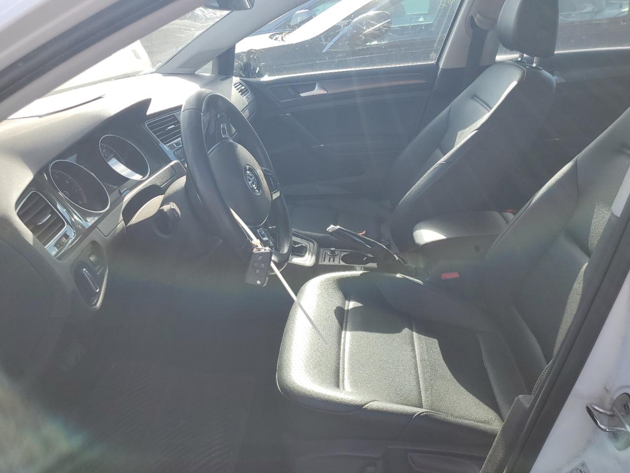 2019 Volkswagen Golf - Image 7