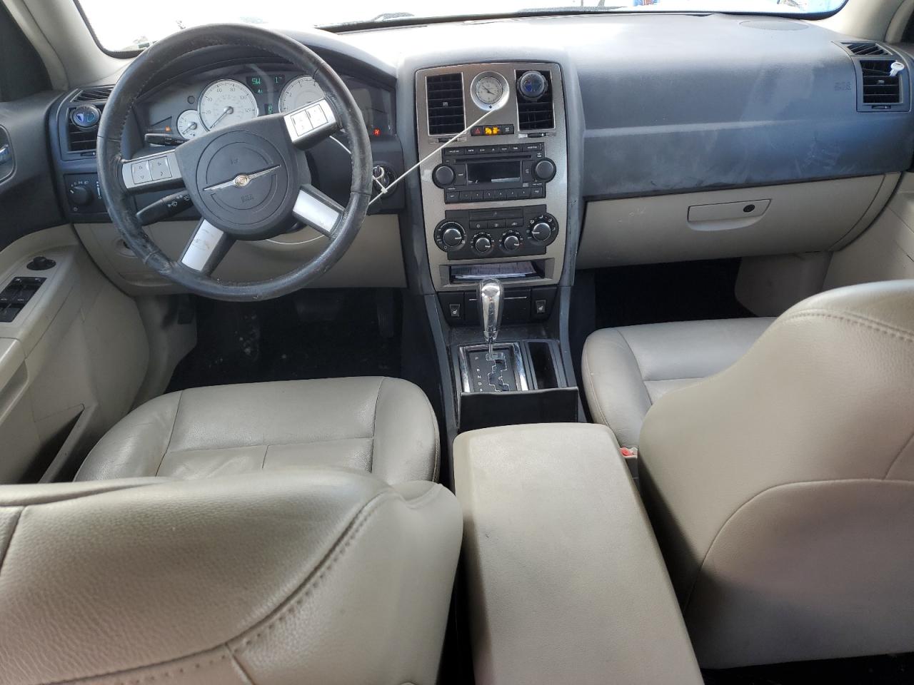 2005 Chrysler 300 - Image 8