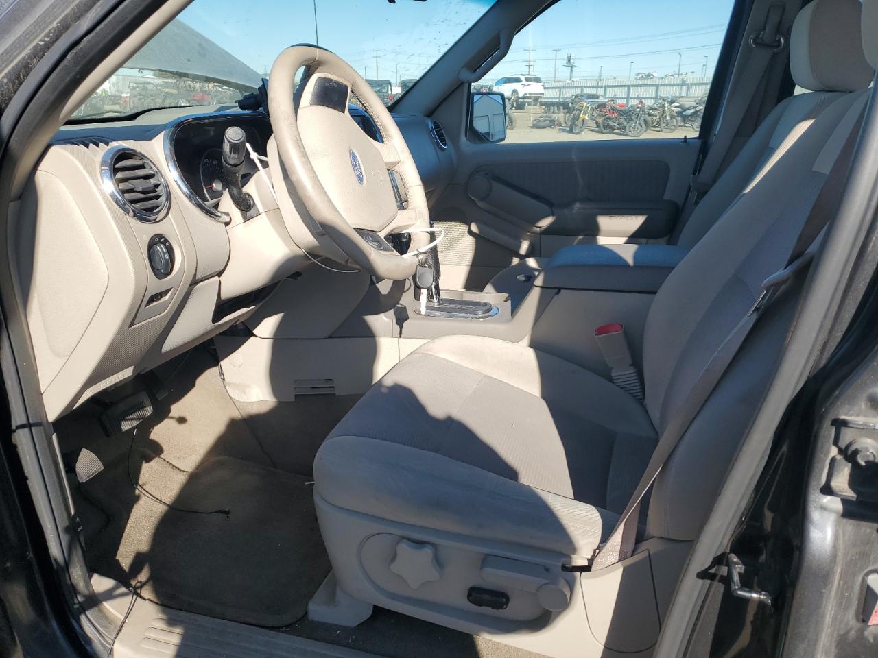 2007 Ford Explorer - Image 7