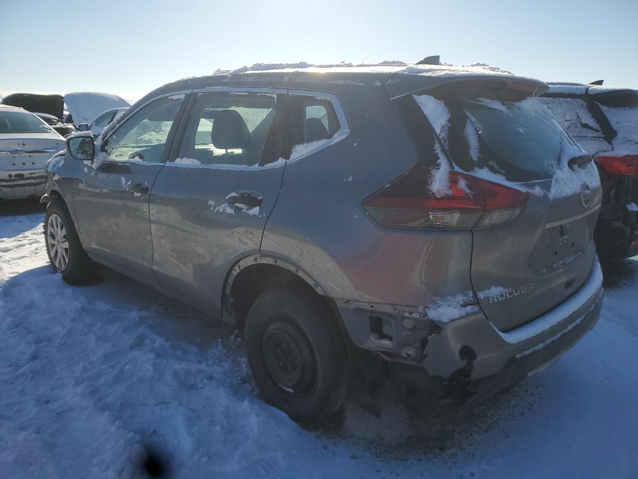 2018 Nissan Rogue - Image 2