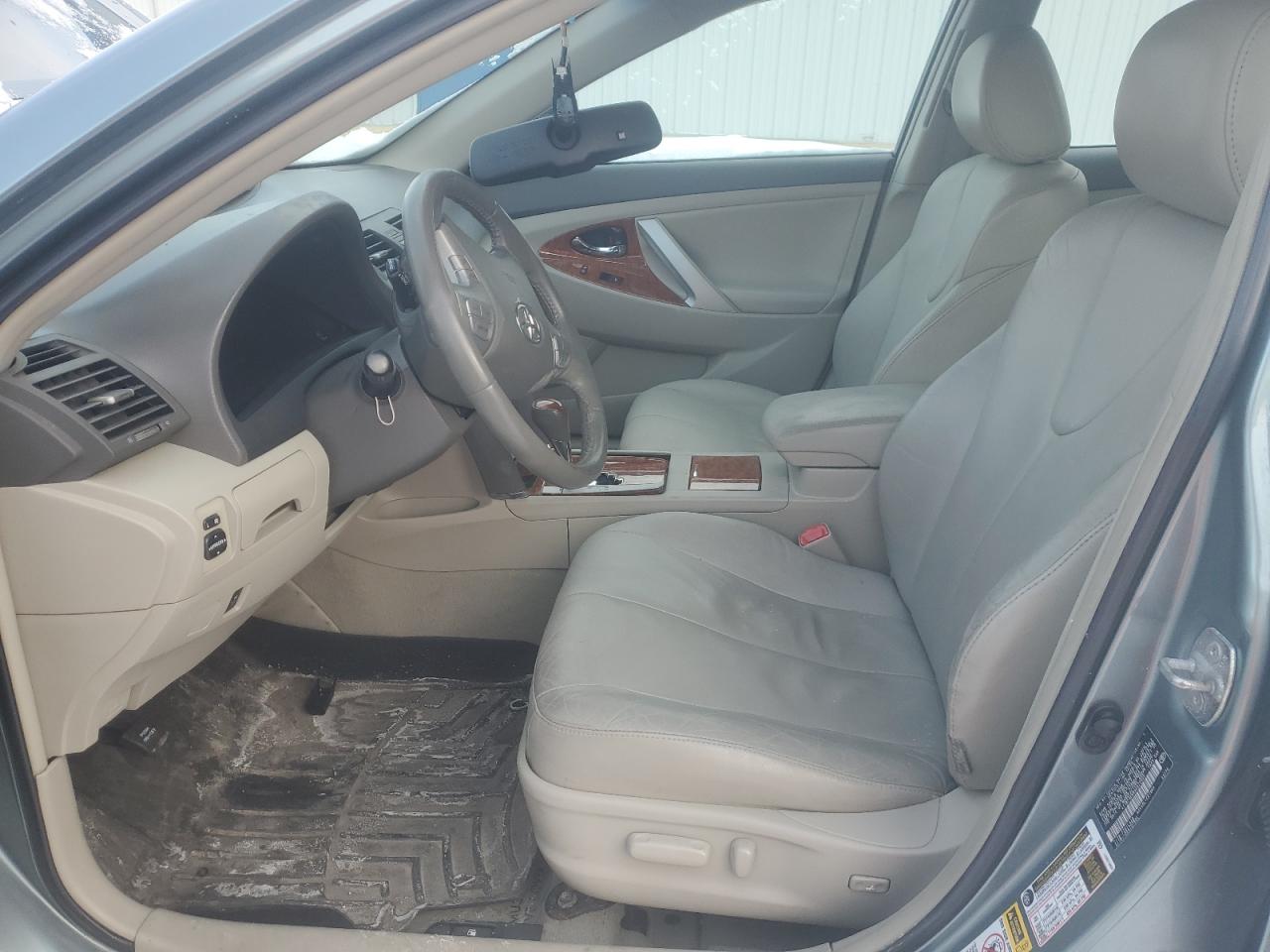 2010 Toyota Camry - Image 7