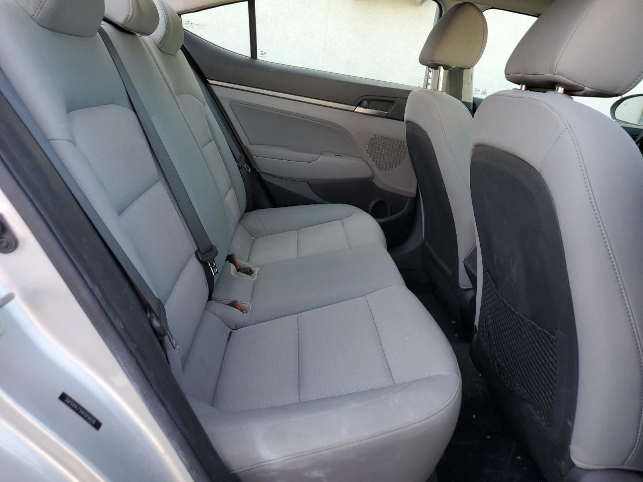 2017 Hyundai Elantra - Image 10