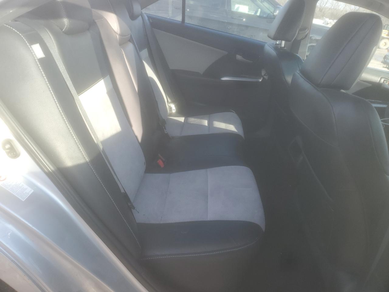 2012 Toyota Camry - Image 10
