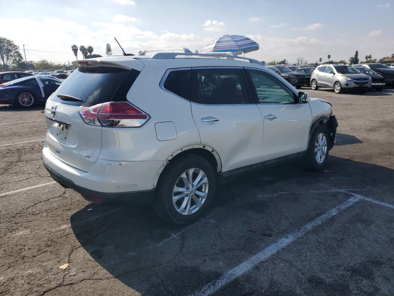 2015 Nissan Rogue - Image 3
