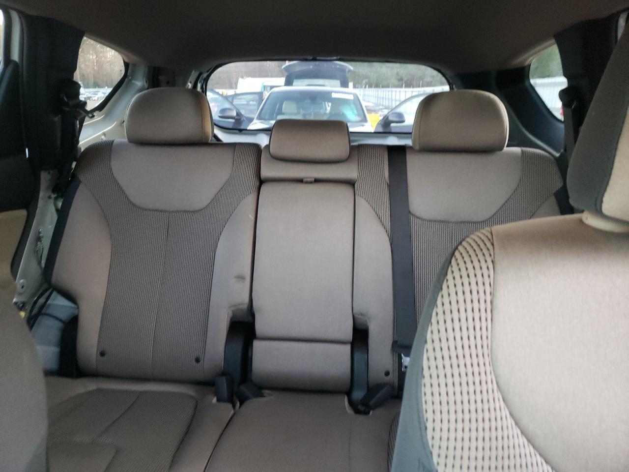 2019 Hyundai Santa Fe - Image 10