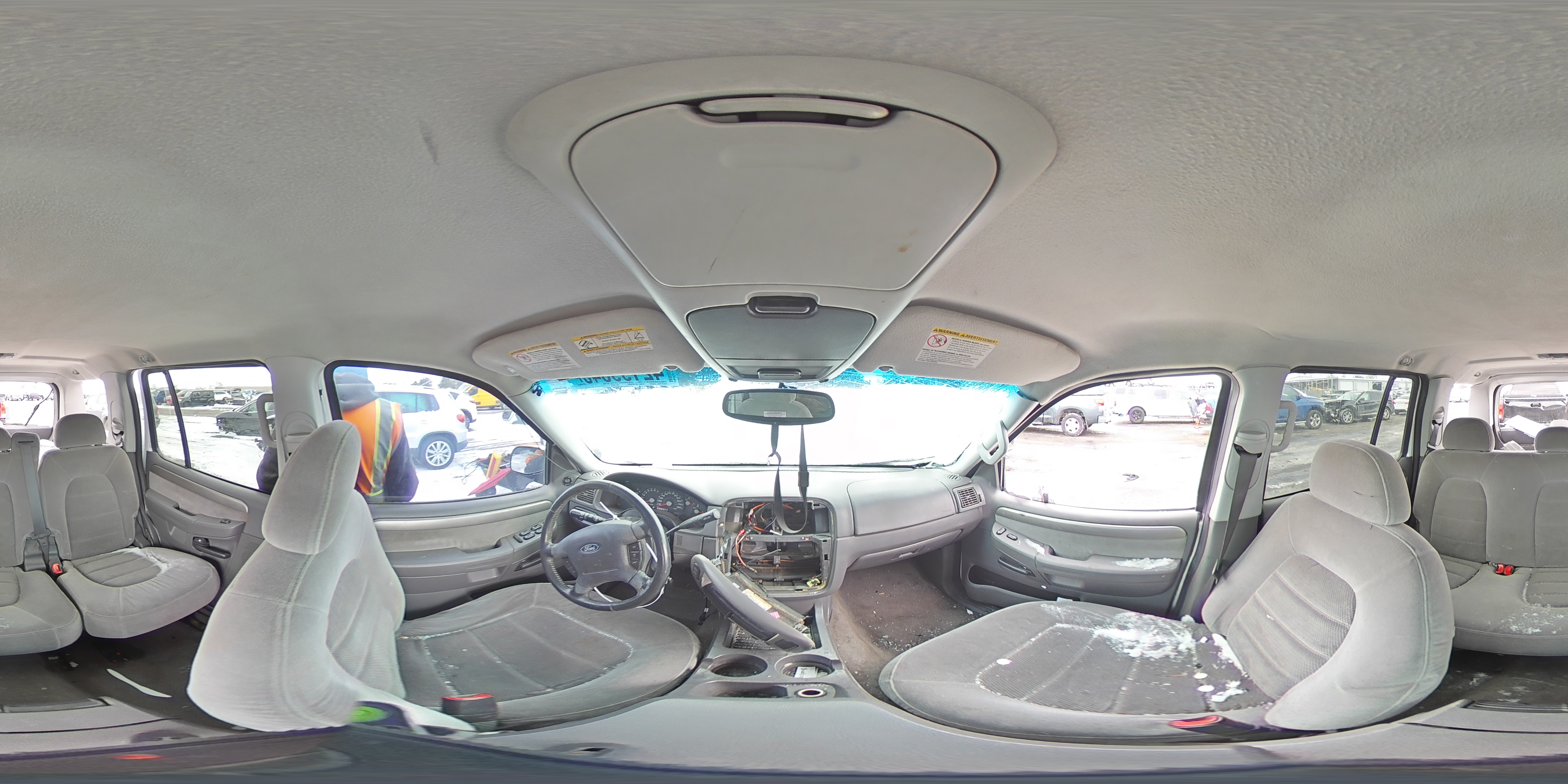 2004 Ford Explorer - Image 13