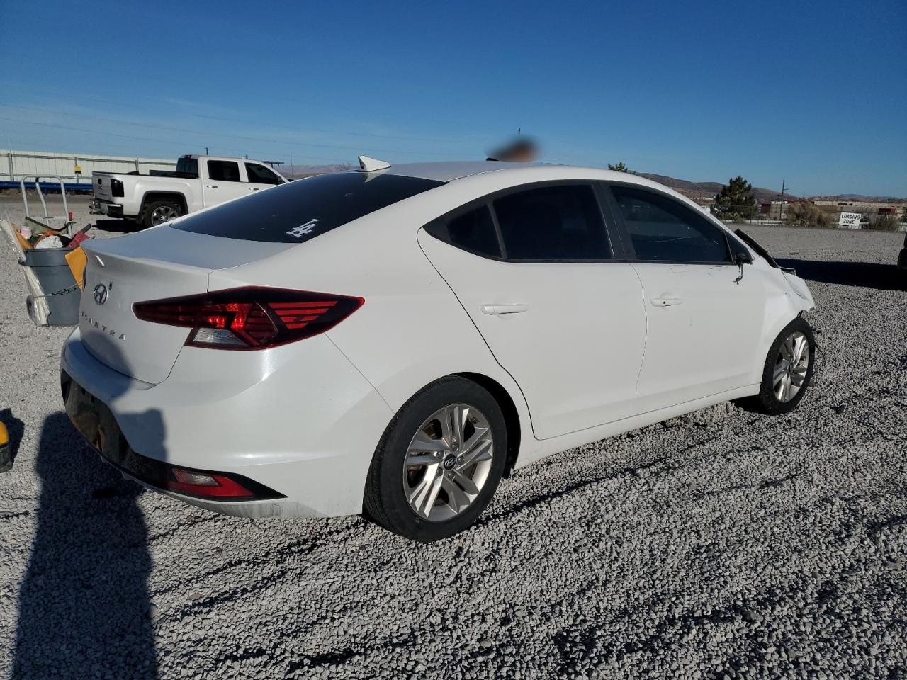 2019 Hyundai Elantra - Image 3