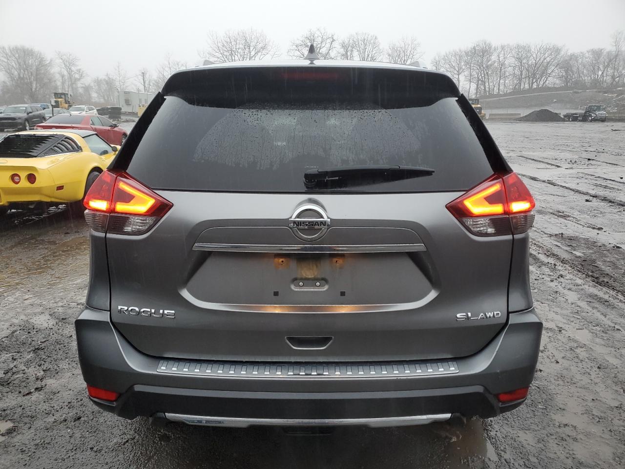 2018 Nissan Rogue - Image 6