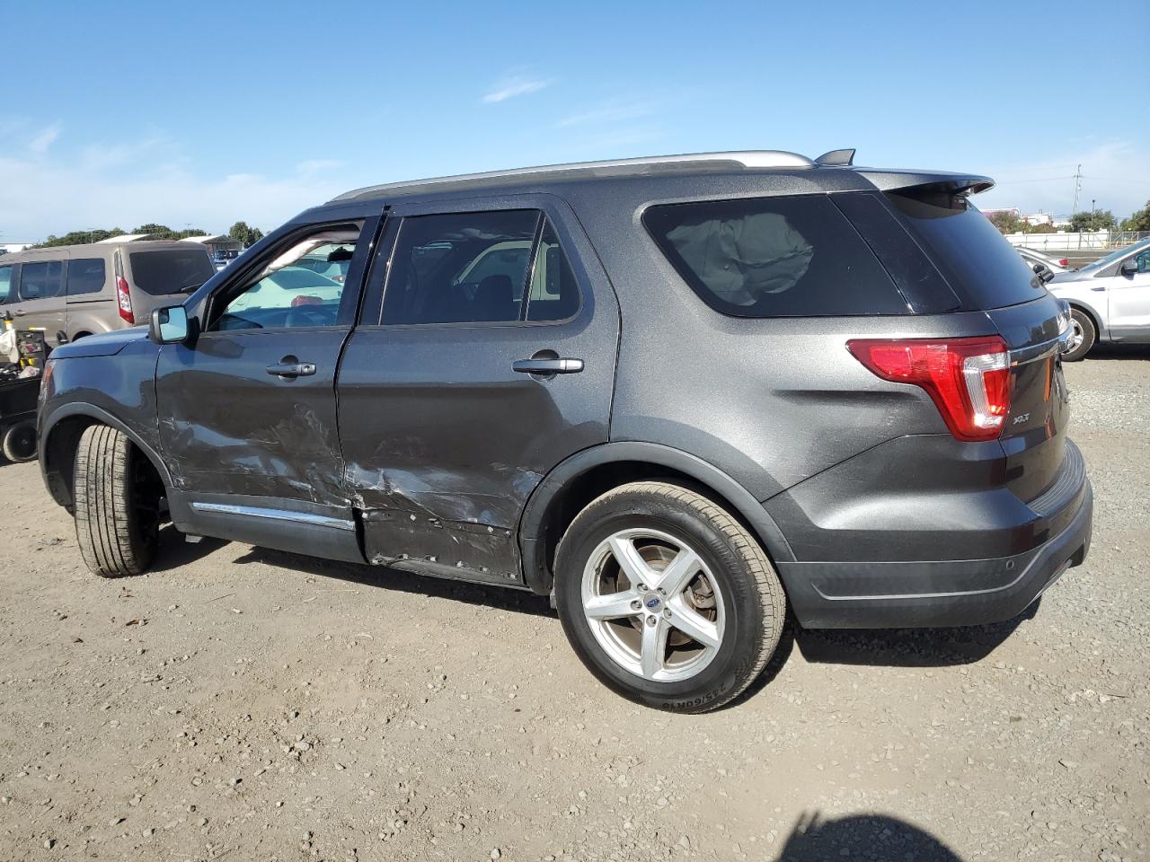 2019 Ford Explorer - Image 2