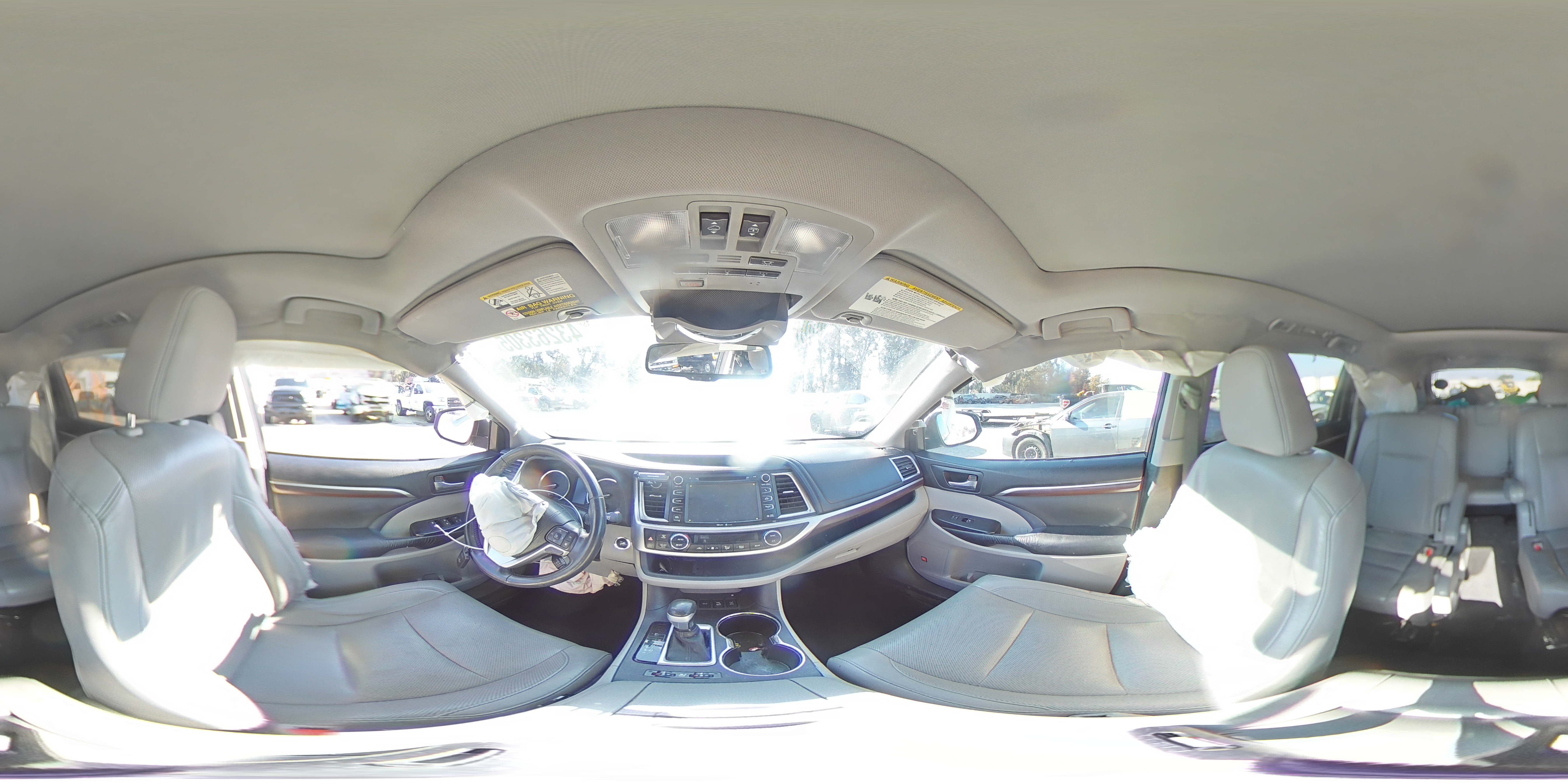 2015 Toyota Highlander - Image 13