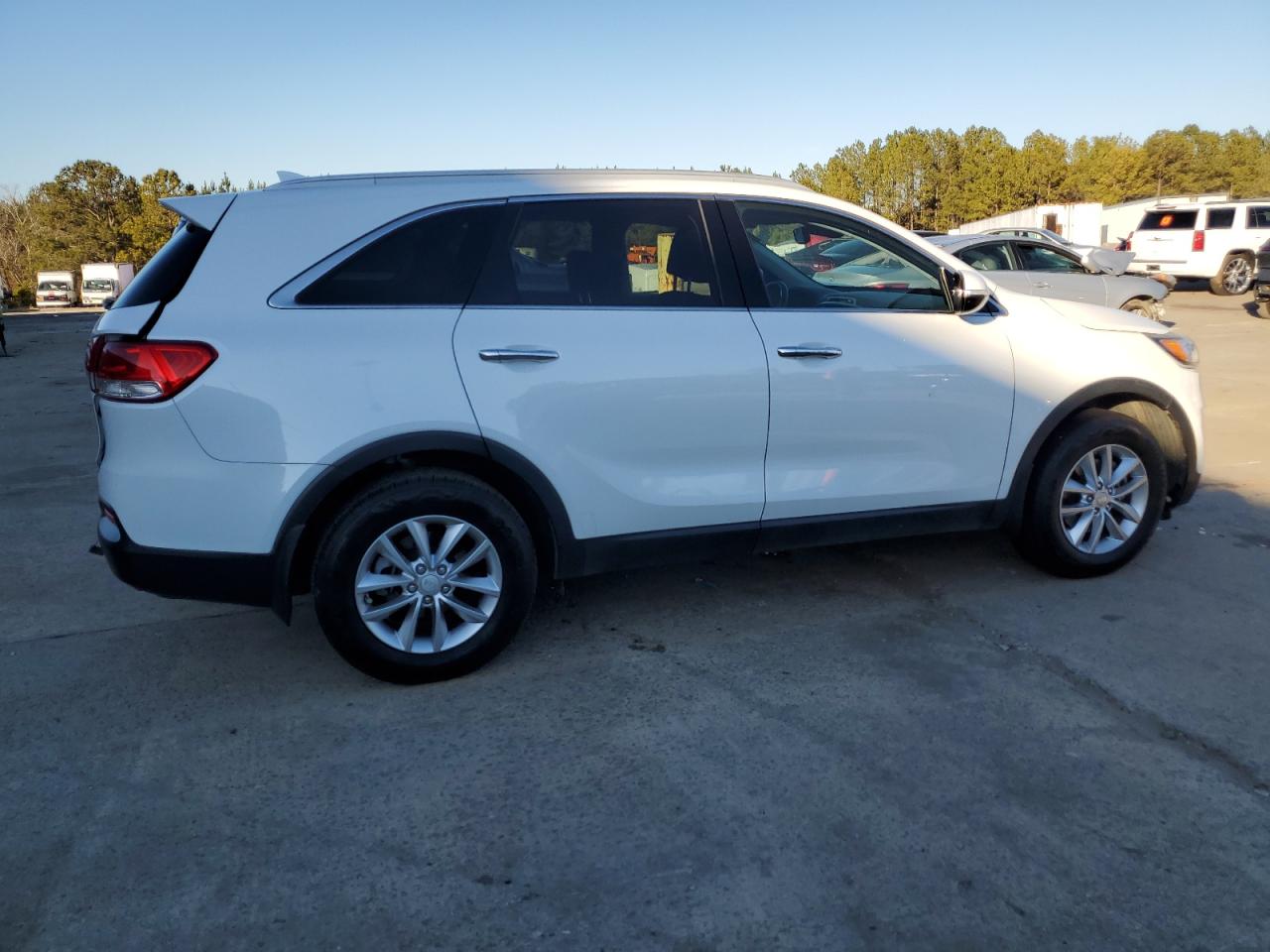 2017 Kia Sorento - Image 3