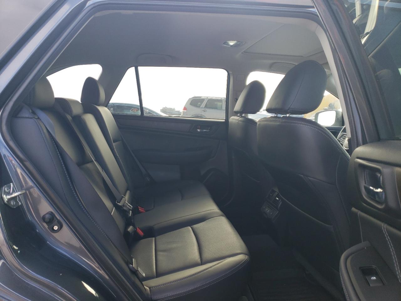 2019 Subaru Outback - Image 11