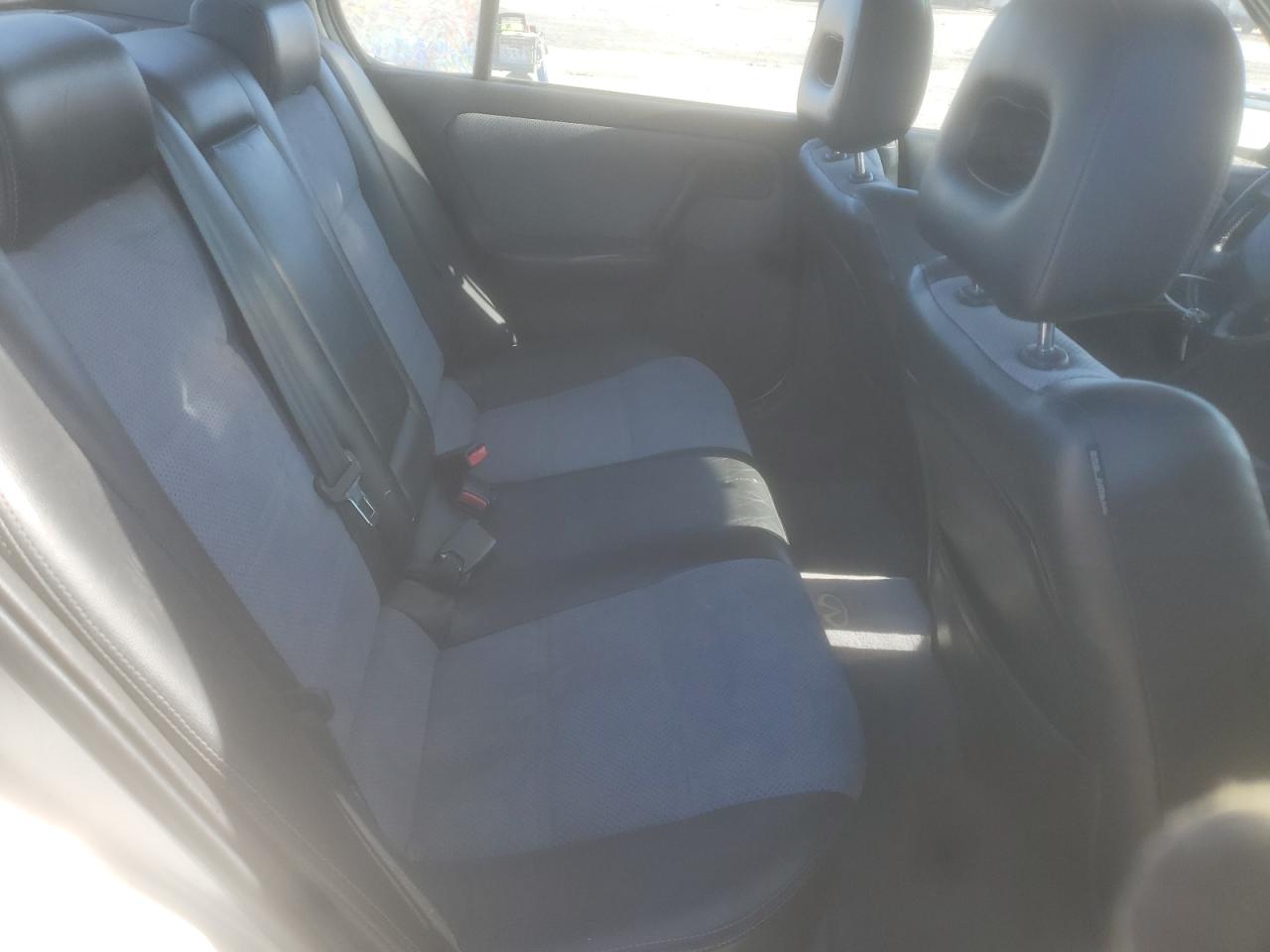 2002 Infiniti G - Image 10