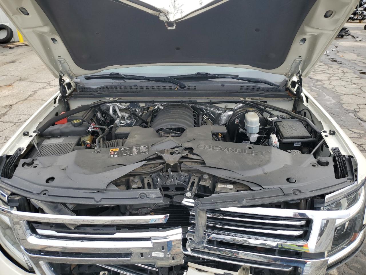 2015 Chevrolet Suburban - Image 12