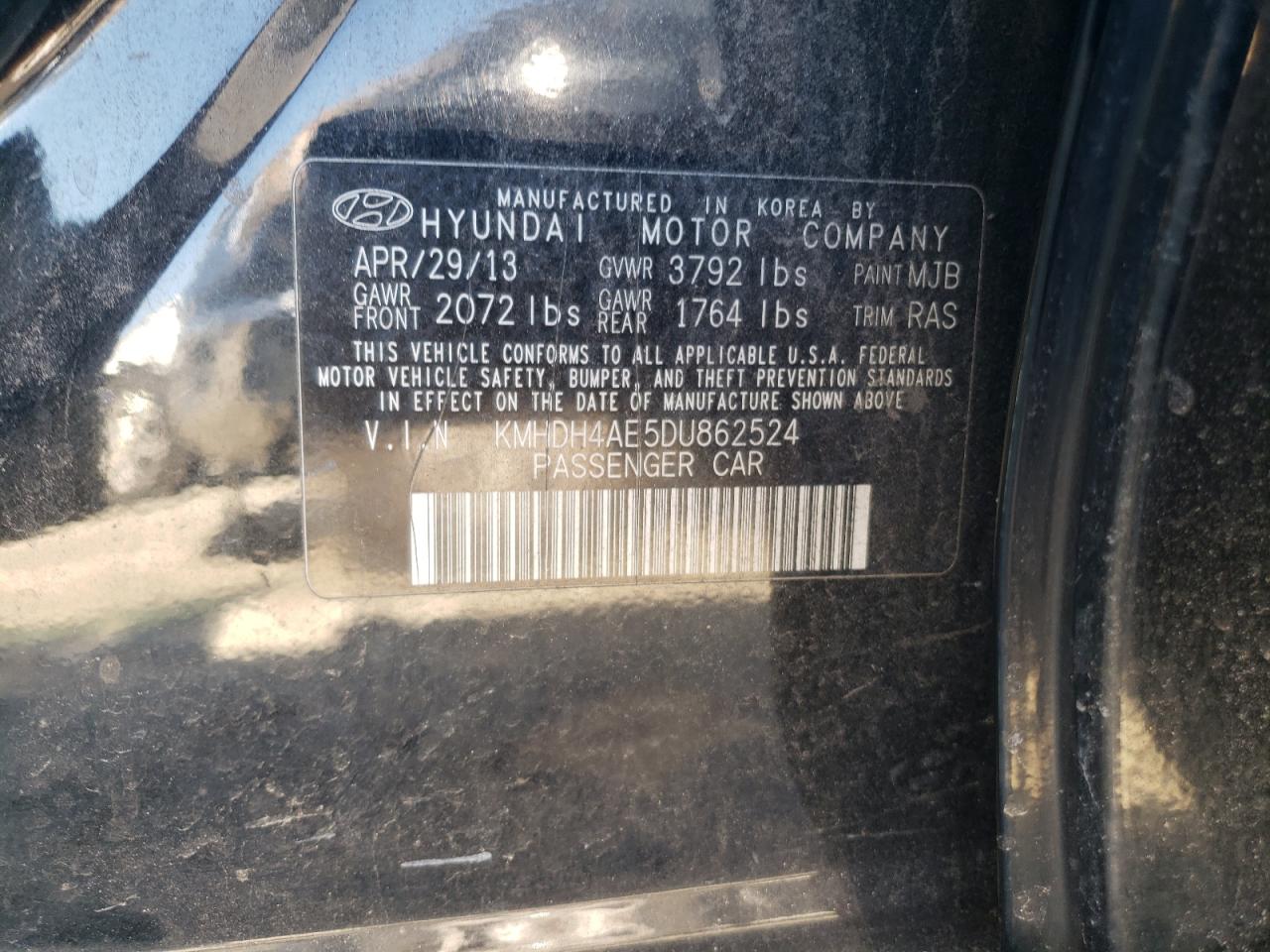 2013 Hyundai Elantra - Image 12