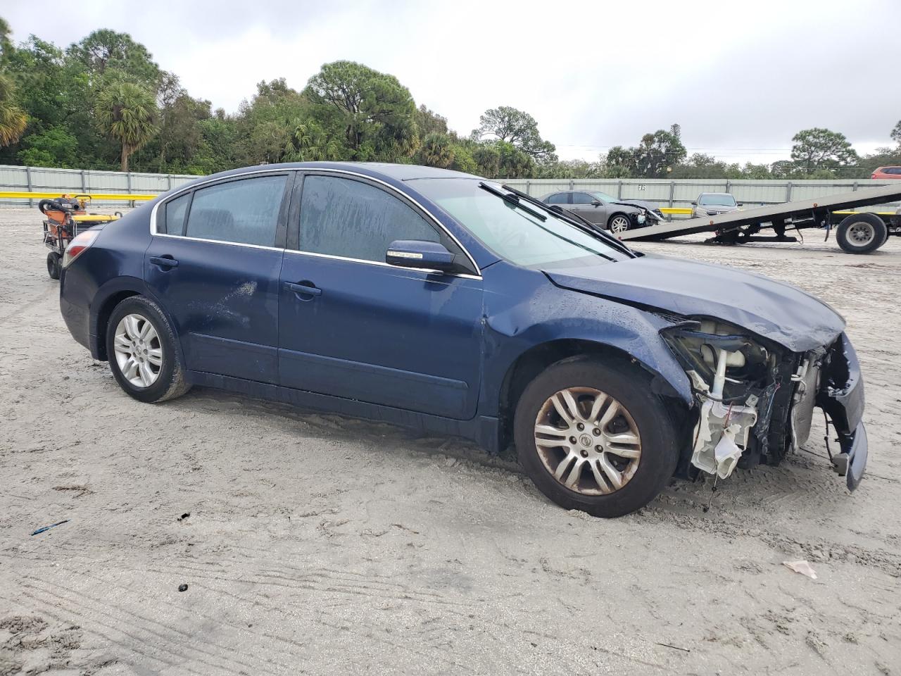 2010 Nissan Altima - Image 4