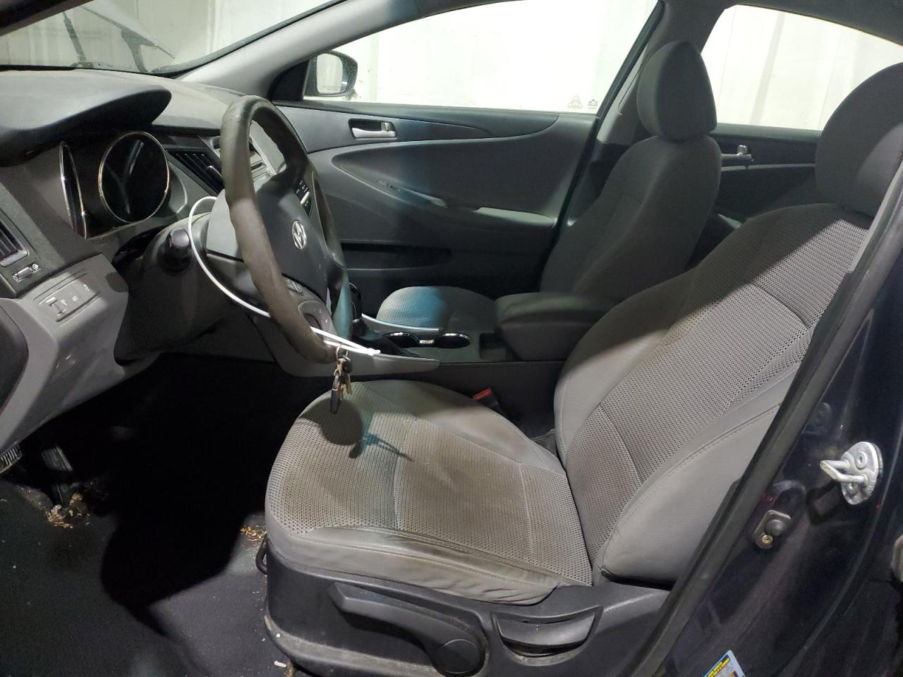 2011 Hyundai Sonata - Image 7