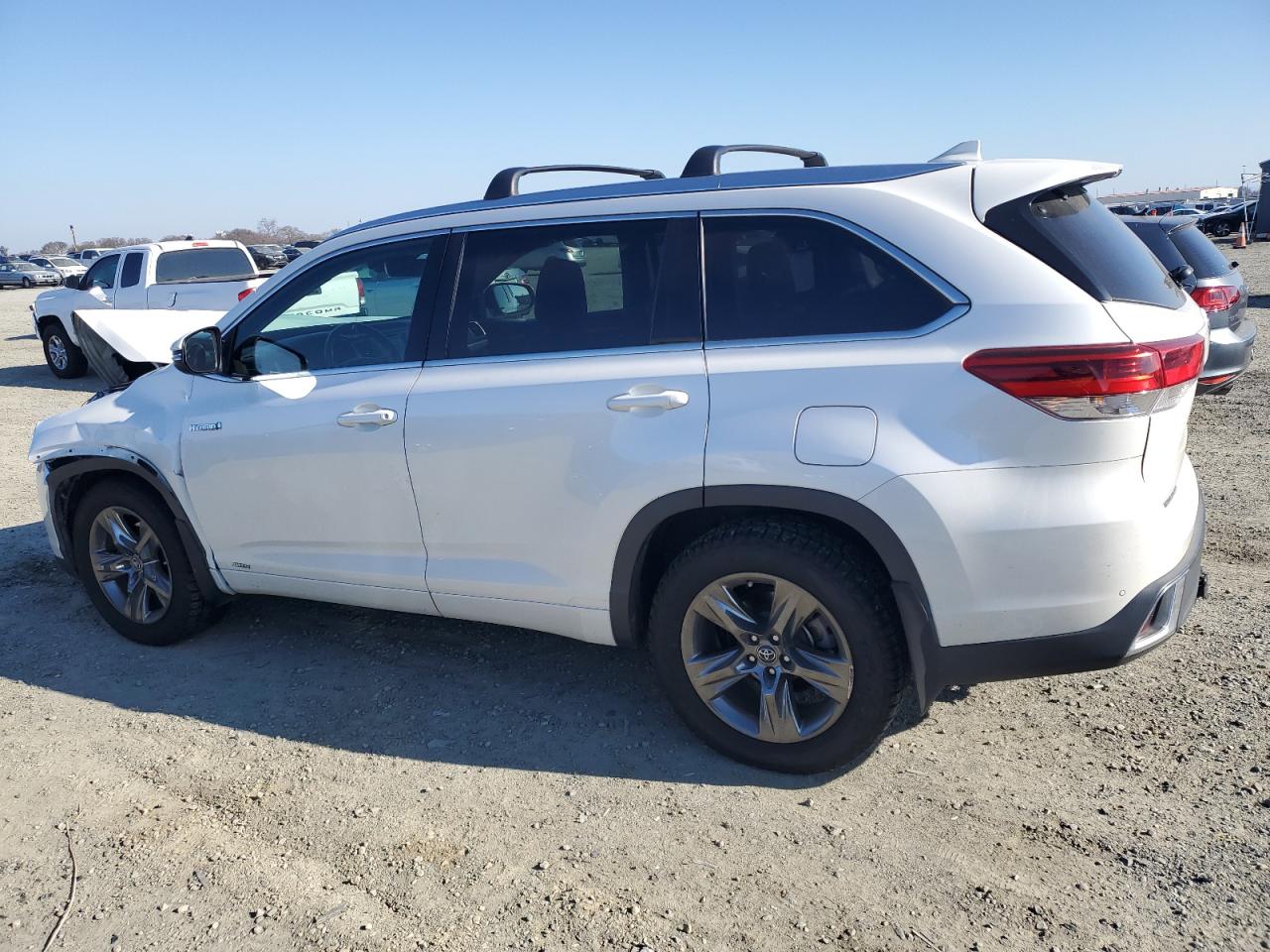 2018 Toyota Highlander - Image 2