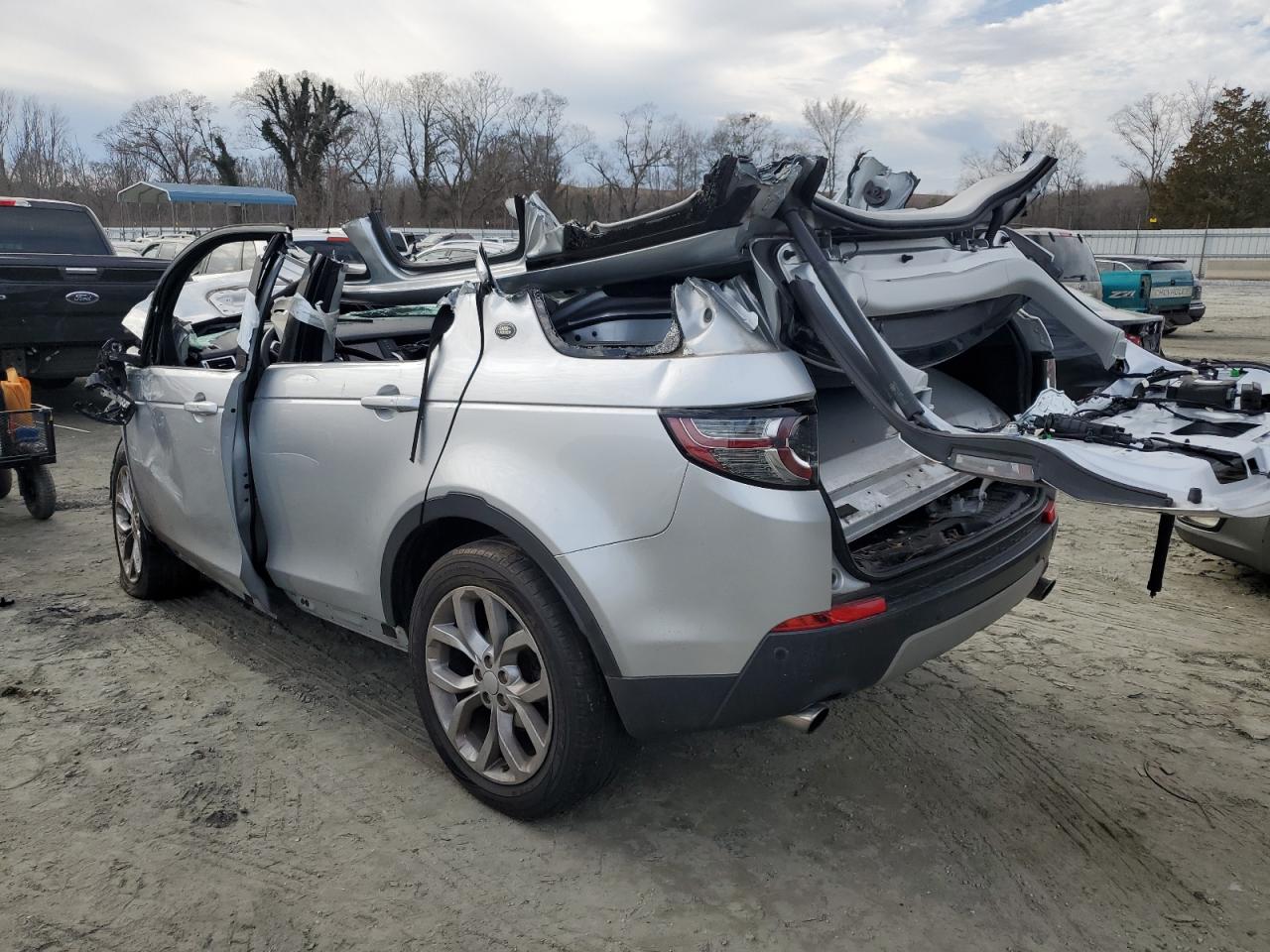 2015 Land Rover Discovery - Image 2
