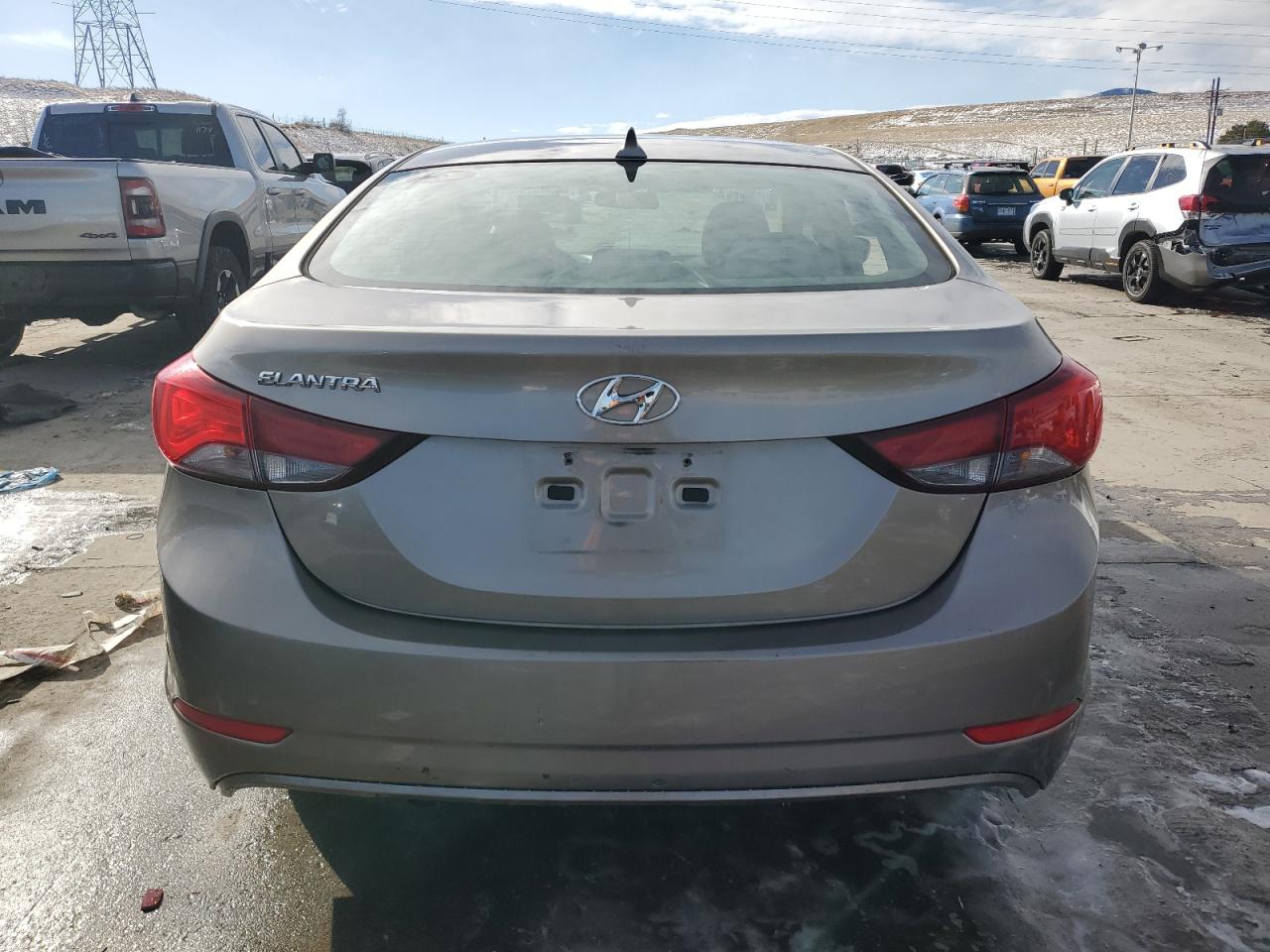 2015 Hyundai Elantra - Image 6