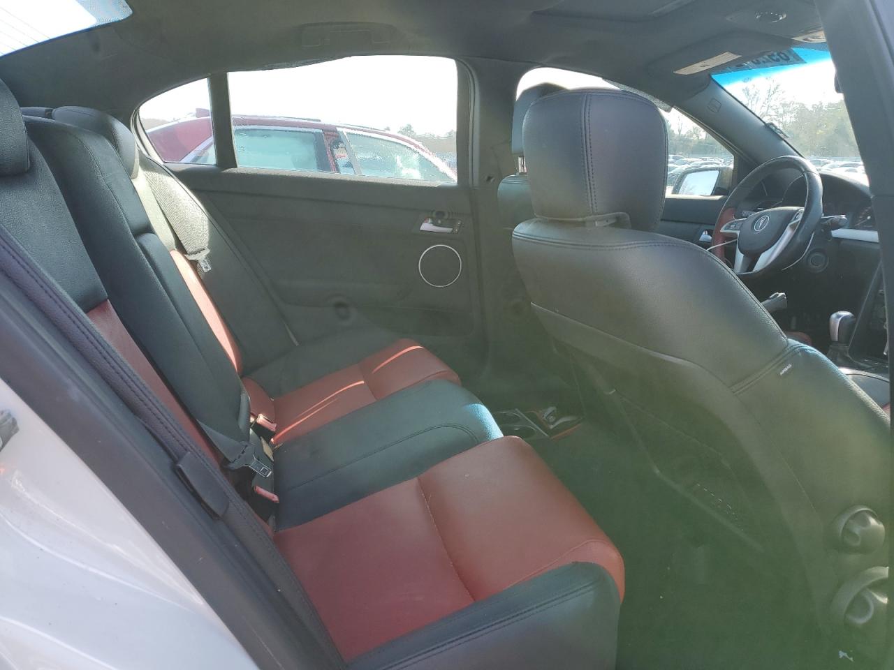 2009 Pontiac G8 - Image 10
