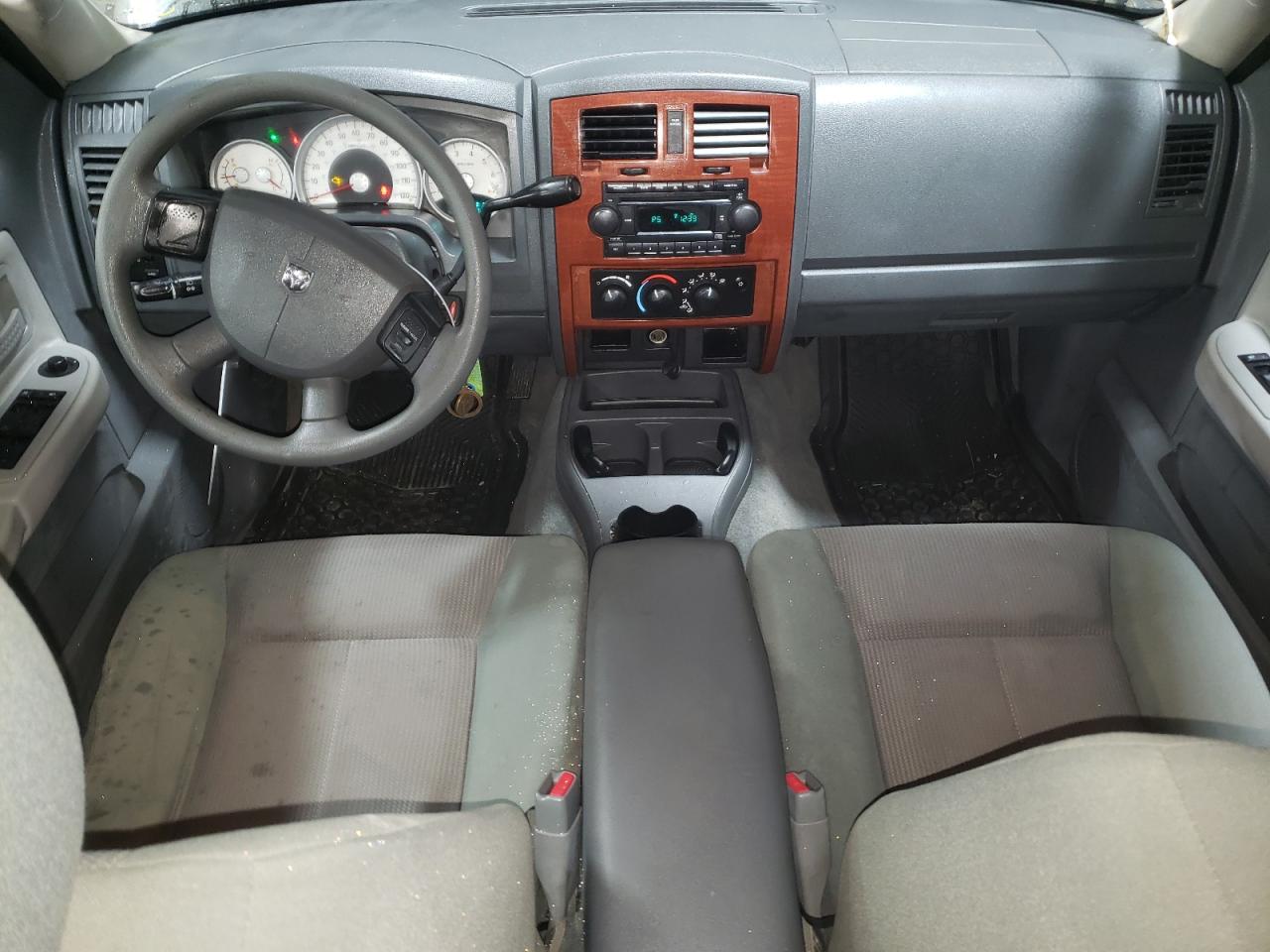 2005 Dodge Dakota - Image 8