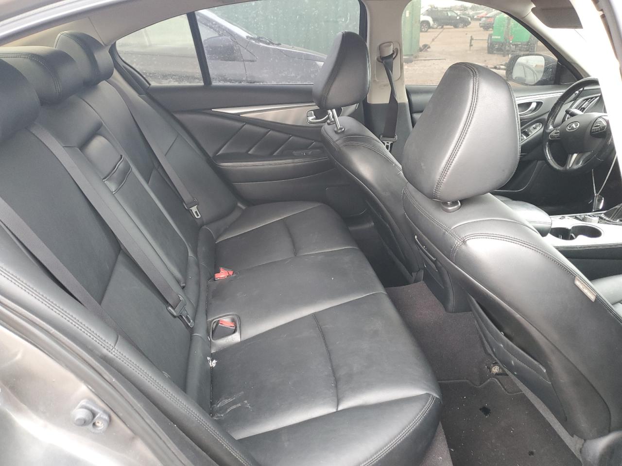 2015 Infiniti Q50 - Image 10